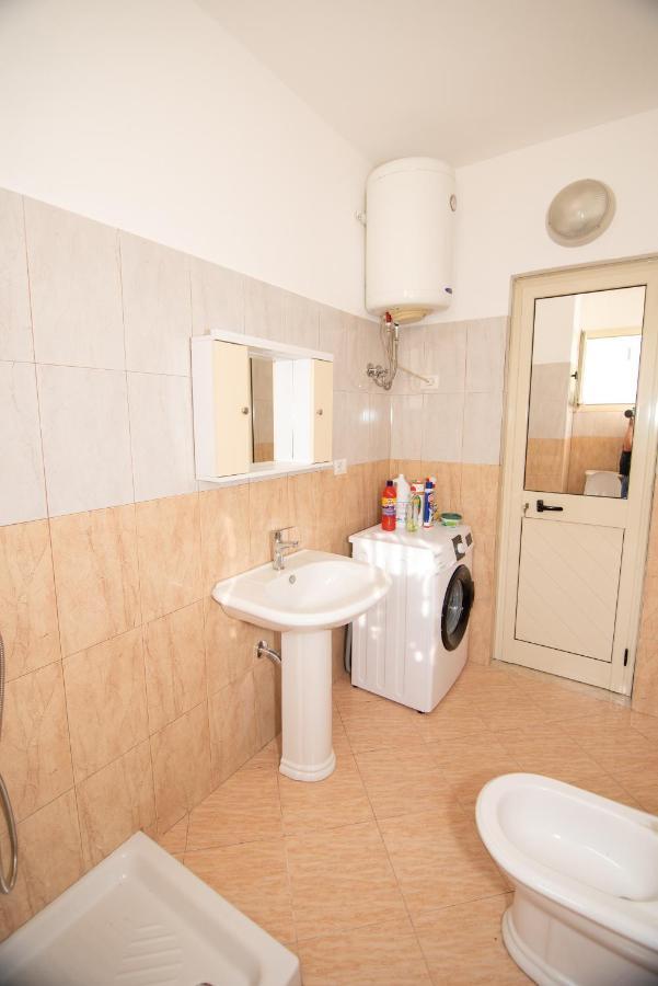 Ami Apartament Vlore Exterior photo