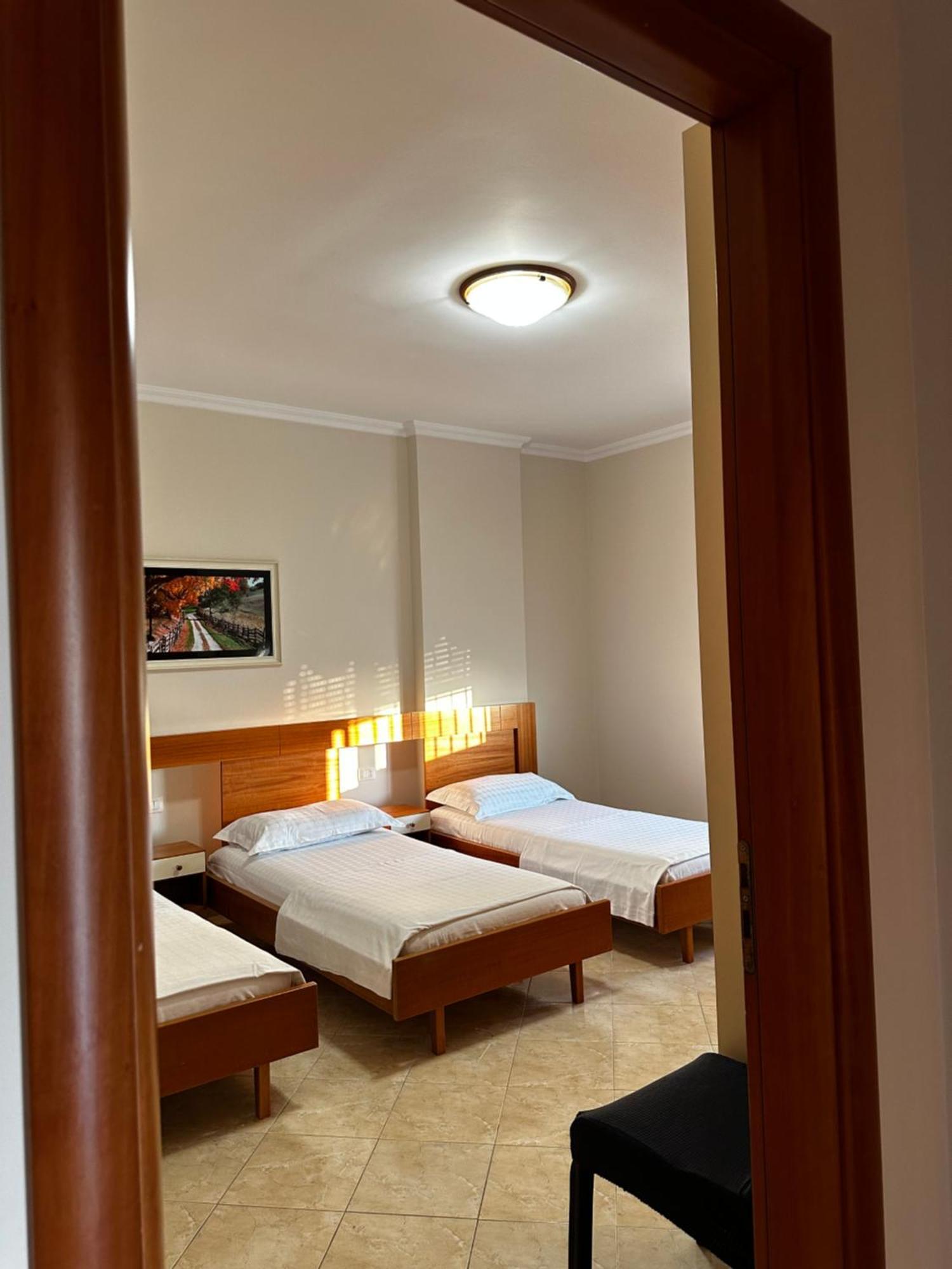 Ami Apartament Vlore Exterior photo